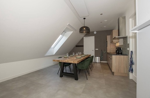 Leidschendam Apartamento | Luxury hotel rooms, possibly with farmer's breakfast!