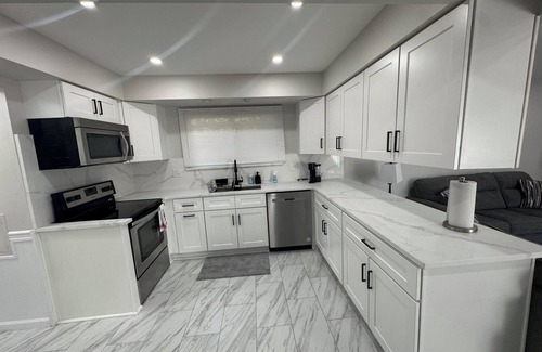Sterling Heights Casa | Luxury house 3BR – Near Golf, 30min Downtown Detroit, 40min DTW