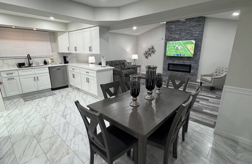 Sterling Heights Casa | Luxury house 3BR – Near Golf, 30min Downtown Detroit, 40min DTW