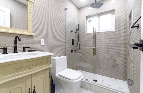 Boulevard Heights Casa | Luxury House 5min to the HardRock Casino!! W/ Sauna & Jacuzzi