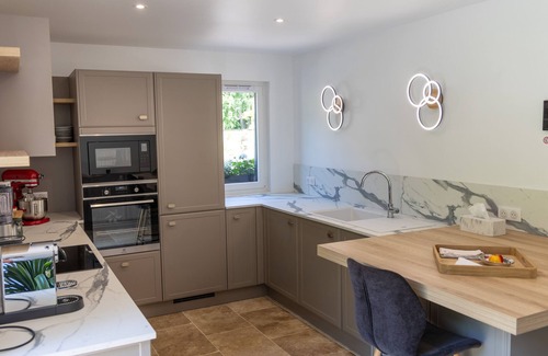 Angerville Casa | Casa-De Lujo-Baño en la habitacion-Vista al Jardín