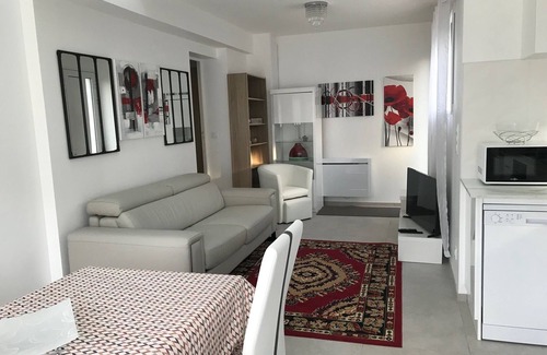 Saint-Ave Casa | Luxury house ground floor, modern decoration, garden, parkings, wifi, near beach