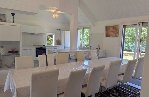 Saint-Ave Casa | Luxury house ground floor, modern decoration, garden, parkings, wifi, near beach