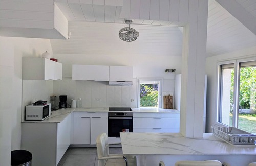 Saint-Ave Casa | Luxury house ground floor, modern decoration, garden, parkings, wifi, near beach