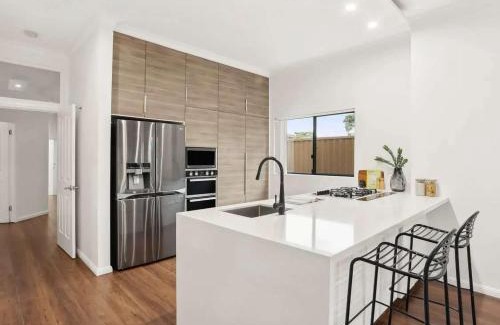 Lidcombe Casa | Luxury house hotel Lidcombe Sydeny Australia