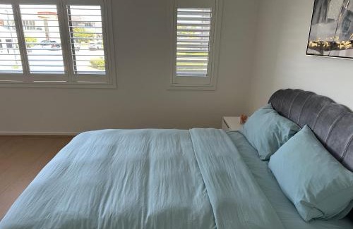 Gledswood Hills Casa | luxury house near golf courses! Free wifi & Netflix