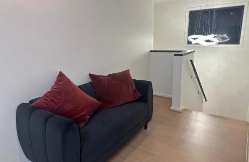 Gledswood Hills Casa | luxury house near golf courses! Free wifi & Netflix