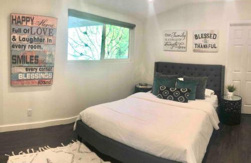 Valley Glen Casa | Luxury house pool & Spa 10 mins from Hollywood & Universal Studios