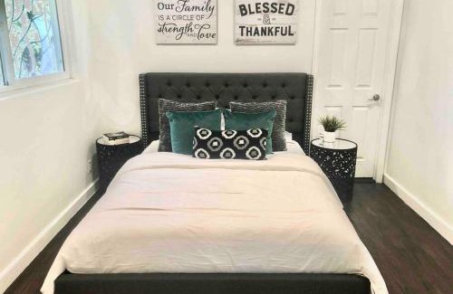 Valley Glen Casa | Luxury house pool & Spa 10 mins from Hollywood & Universal Studios
