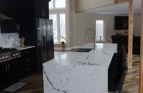 Hidden Valley Casa | Luxury House private pool & Indoor Basketball court/Movie theater