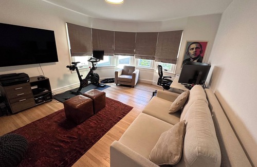 Mount Davidson Manor Casa | Luxury house- Safe,location-heart of SF-Pelaton and Yard