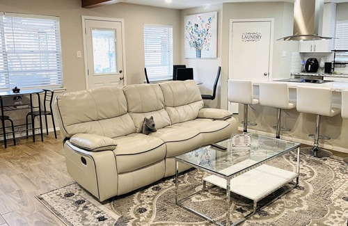 Sharpstown Casa | Luxury House w/ 3 Bdrs & Big Party Room in Houston Bellaire
