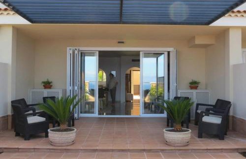 Puerto de Santiago Casa | Luxury House with 3 Bedrooms, Sea Wiew and Swimming Pool in a quiet Residence