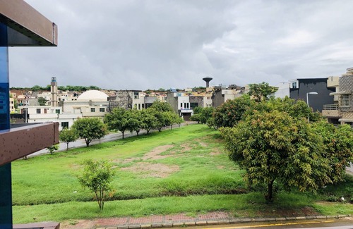 Bahria Town Casa | Luxury house with 4 bedrooms and free parking