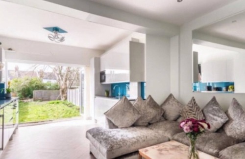 Wembley Central Casa | Luxury house with huge garden close to Wembley stadium