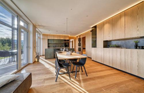 Caldaro Sulla Strada del Vino Apartamento | Luxury house with panoramic view & hot tub