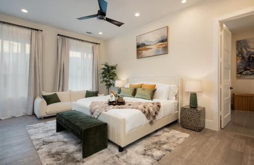 Washington Ave./ Memorial Park Casa | Luxury Houston Home, Spacious & Walkable Location