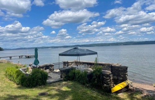 Upper Nyack Apartamento | Luxury Hudson River Retreat- quaint town, nature & NYC nearby.