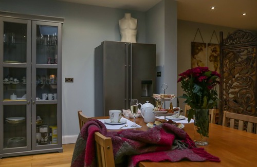 White Hart Lane Casa | Lujosa casa de lujo en Londres para 12 personas, 5 habitaciones, 1 recepción, 2 jardines