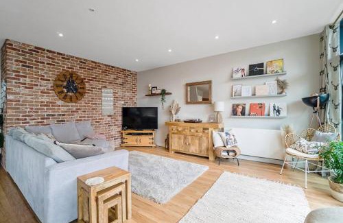 Glasgow Westend Apartamento | Luxury Huge Modern Open Plan 2Bedroom Flat - Free Private Parking & Balcony located at the OVO Hydro and SEC Centre