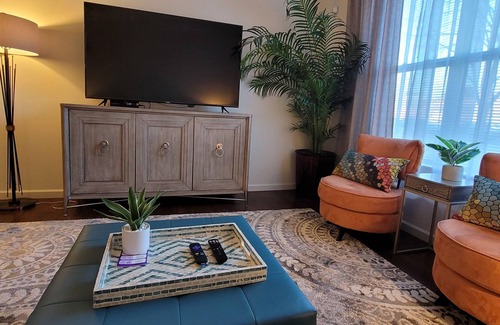 Malden Apartamento | Luxury immaculate 2BR 2BA Entire Apartment, Located between Boston and Salem.