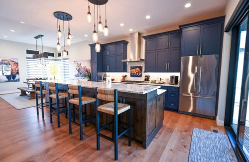 Castle Pines Village Casa | Luxury in Castle Pines Village - Hot Tub & Pool!