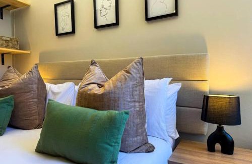 Three Anchor Bay Apartamento | Luxury in Greenpoint Main Rd