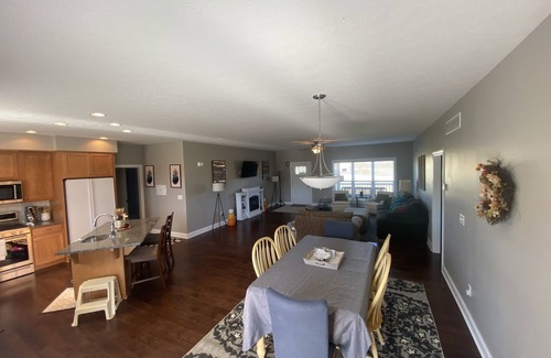 Marysville Casa | Luxury in the Country! Sleeps 8 with patio, nature preserve, & water views!