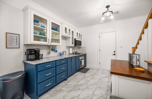 Alexandria Casa | Luxury in the Park, King Beds, Washer & Dryer