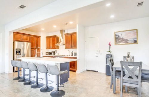 Indio Casa | Luxury Indio Home Big 2 story with game room & spa 10 minutes away from Casino