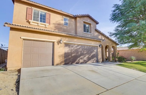 Indio Casa | Luxury Indio Home Big 2 story with game room & spa 10 minutes away from Casino