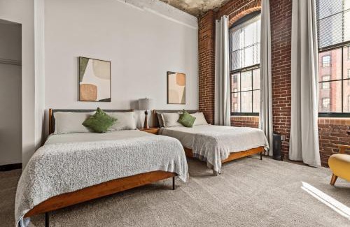 Strip District Apartamento | Luxury Industrial 2 Bedroom 2 Full Bath Strip District & Riverwalk