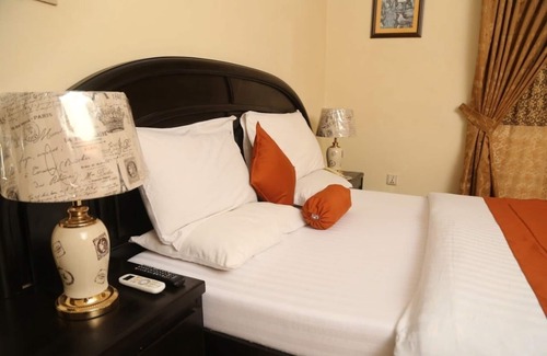 PECHS Hotel | Luxury Inn