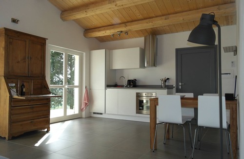 Montemaggiore al Metauro Apartamento | Apartamento de lujo con piscina en un lugar de ensueño cerca del mar con impresionantes vistas