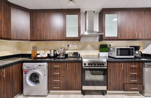 Dubai Marina Apartamento | Luxury JBR Shams - Sea or Marina View - Free Beach Resorts Access!