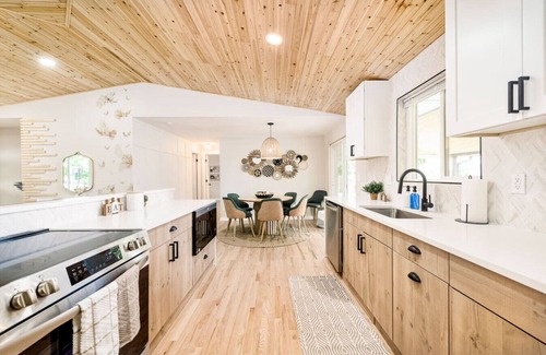 Littleton Casa | Luxury Jungle Haven Near DT Littleton & Denver