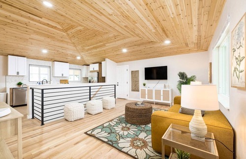 Littleton Casa | Luxury Jungle Haven Near DT Littleton & Denver