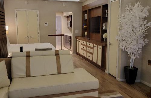 Central Beach Apartamento | Luxury Junior Suite in Five Star Hotel