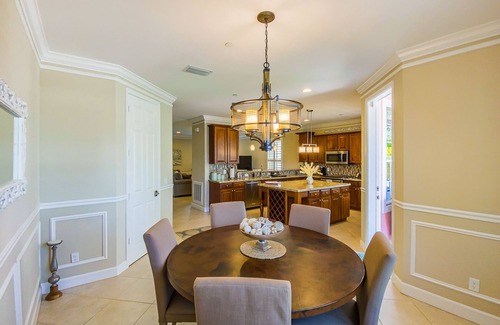Stuart Casa | Luxury Key West feel steps from Historic downtown Stuart, minutes from the beach