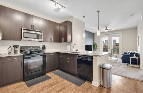 Courier City - Oscawana Apartamento | luxury King suite W/ Views,Pool,Gym & Free Parking