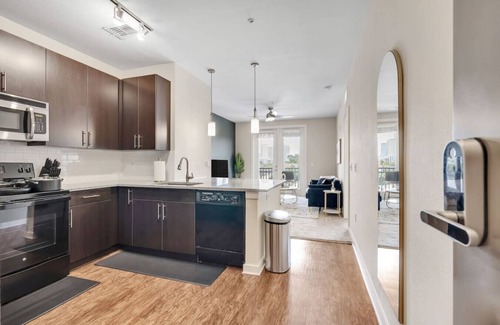 Courier City - Oscawana Apartamento | luxury King suite W/ Views,Pool,Gym & Free Parking