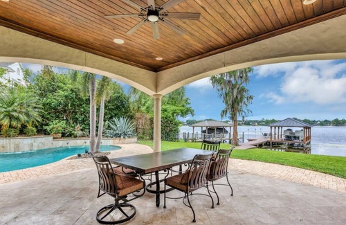 College Park Apartamento | Luxury Lake Front Orlando Oasis in College Park!