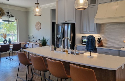 San Angelo Casa | Luxury lake front retreat! Family and pet friendly with fishing access!