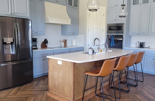 San Angelo Casa | Luxury lake front retreat! Family and pet friendly with fishing access!