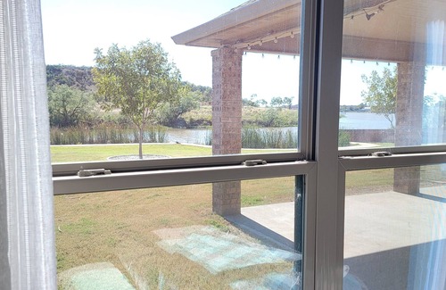 San Angelo Casa | Luxury lake front retreat! Family and pet friendly with fishing access!