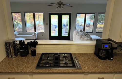 Bridgeton Casa | Luxury Lake House Getaway in charming Jersey Shore Countryside