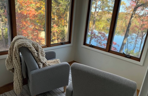 Bridgeton Casa | Luxury Lake House Getaway in charming Jersey Shore Countryside