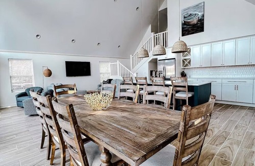 Pimento Casa | Luxury Lake House: Stay French Lake