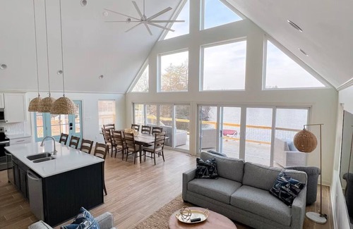 Pimento Casa | Luxury Lake House: Stay French Lake