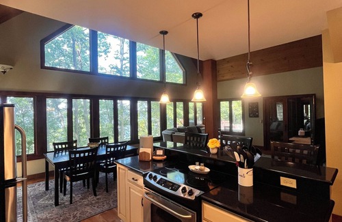 Scottsville Casa | Luxury Lake House w/ DIRECT Lake access Dock Tennis/Pickleball/Basketball Court.